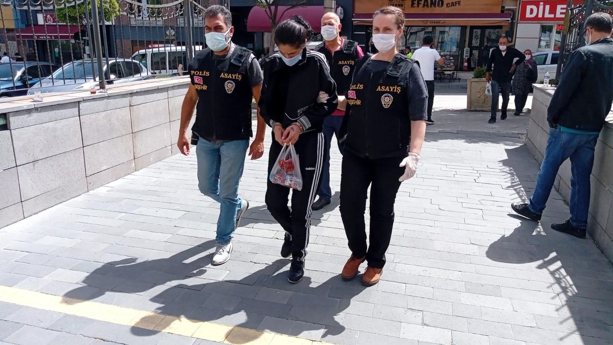 Ev ve işyerlerinden hırsızlık yaptığı iddia edilen kadın tutuklandı