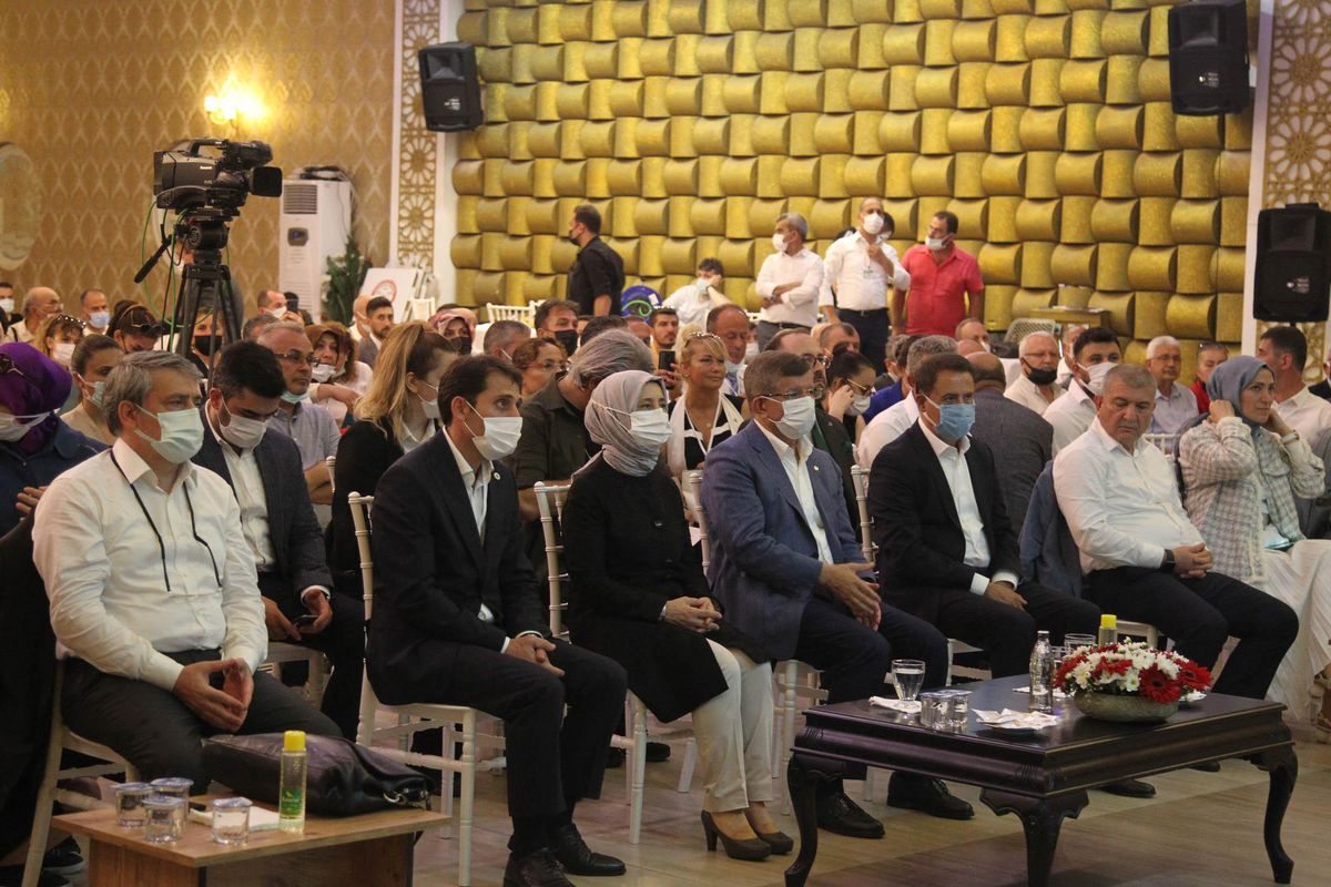 Gelecek Partisi Genel Başkanı Davutoğlu, partisinin Samsun 1. Olağan Kongresi\'ne katıldı