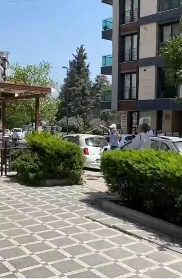 Hatay'da düğüne denk gelen temizlik görevlisi oynaması