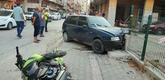 Hatay'da otomobil ile motosiklet çarpıştı: 2 yaralı