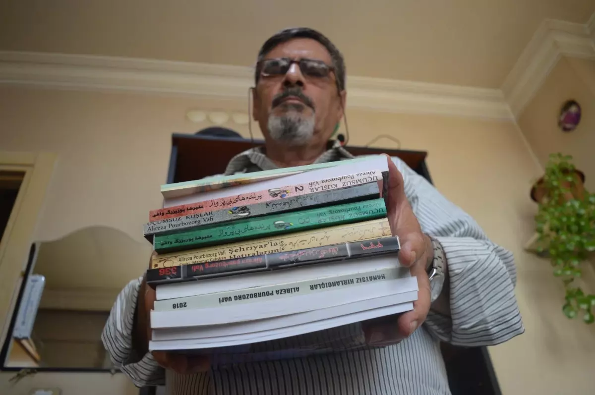 İran\'da idam edilme ihtimali olan şair, yazma özgürlüğünü Türkiye\'de buldu