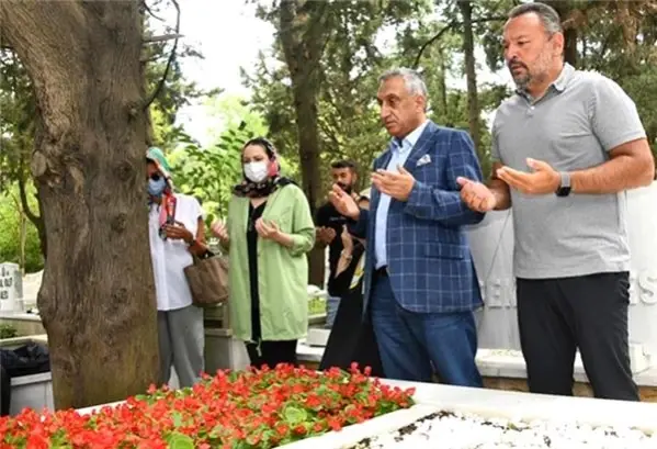 Kemal Sunal Anmasinda Maske Gerginligi Son Dakika Magazin