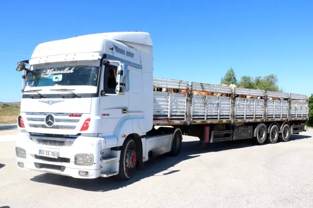 Kurbanlık hayvan sevkiyatı başladı, sıkı denetimler sürüyor Kurbanlık hayvan sevkiyatı başladı, sıkı denetimler sürüyor