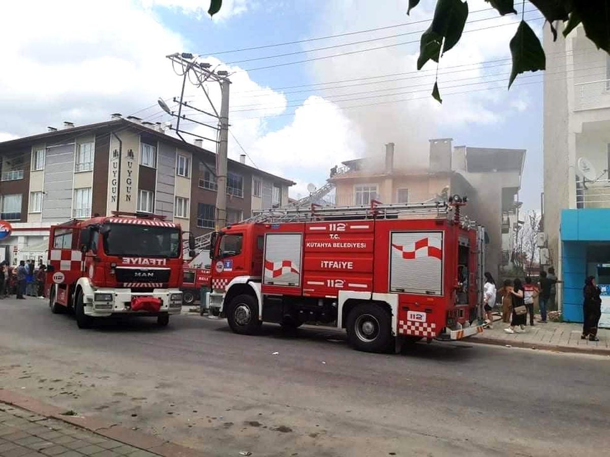 Son dakika... Kütahya\'da çatı katı yangını korkuttu