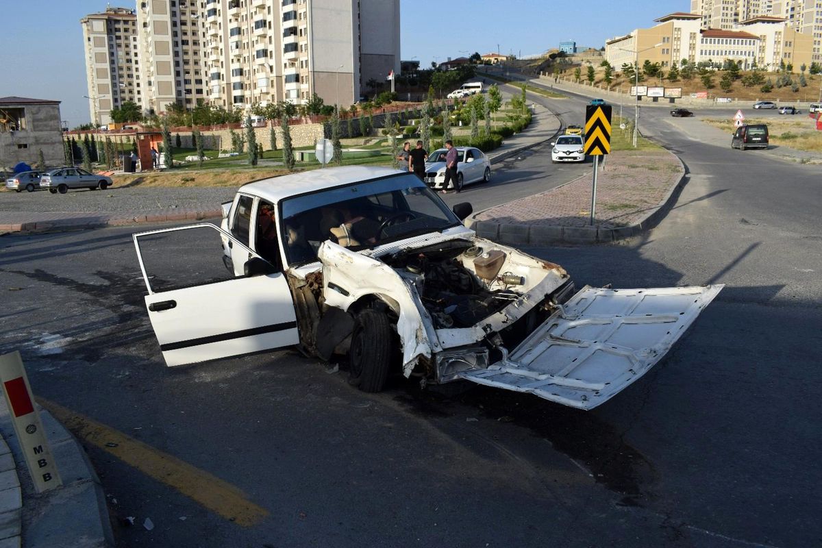 Malatya\'da trafik kazası: 3 yaralı