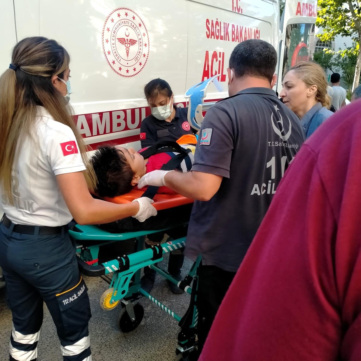 Son dakika haber... Söke\'de otomobilin çarptığı çocuk yaralandı