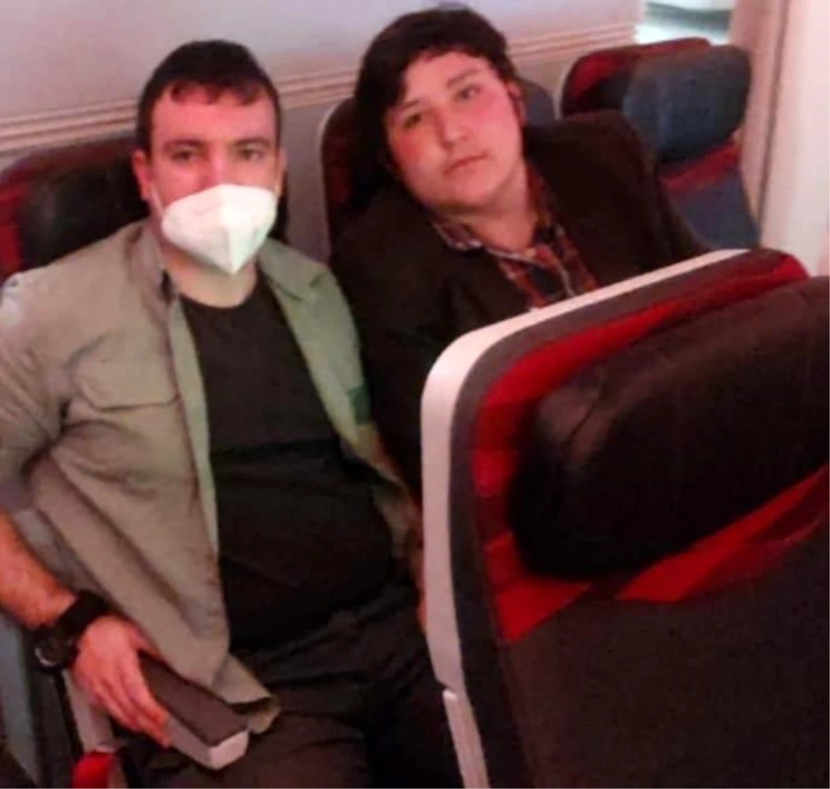 Tosuncuk olarak bilinen Mehmet Aydın\'ı getirecek uçak hareket etti. Akşam 22.30 gibi Türkiye\'de olacak. Aydın\'ın getirilmesinden fotolar ortaya çıktı.
