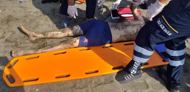 Akıntıya kapılan genç boğulma tehlikesi geçirdi