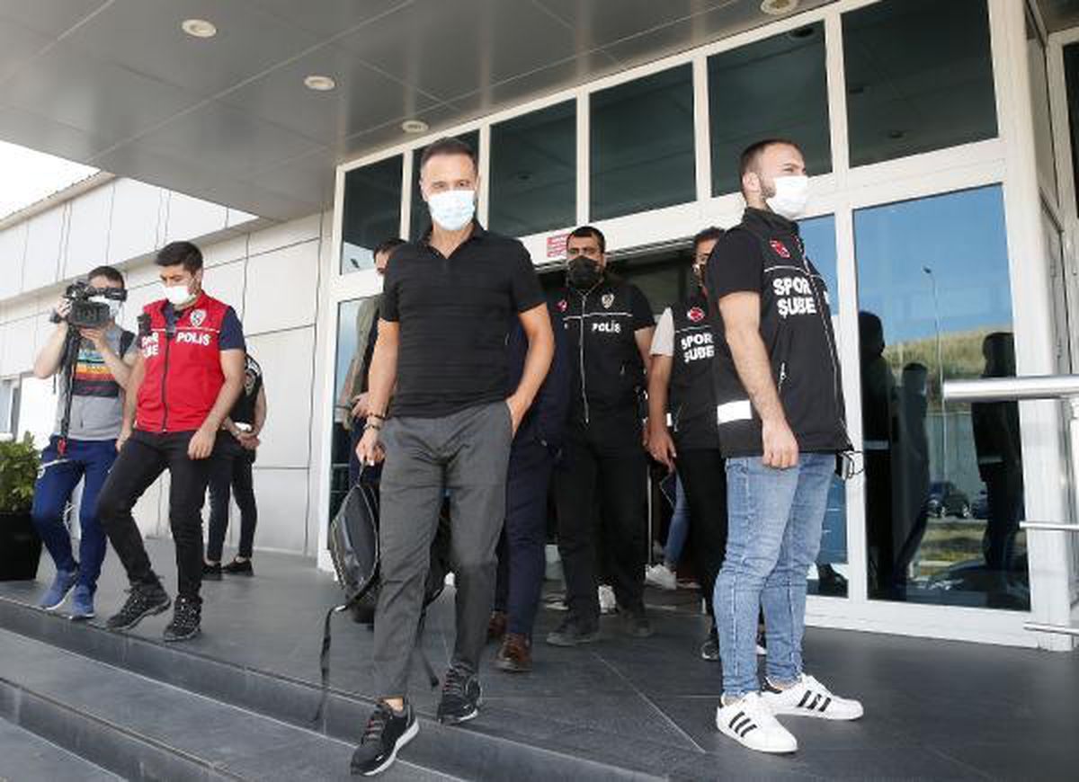 Fenerbahçe\'nin yeni teknik direktörü Vitor Pereira, İstanbul\'da