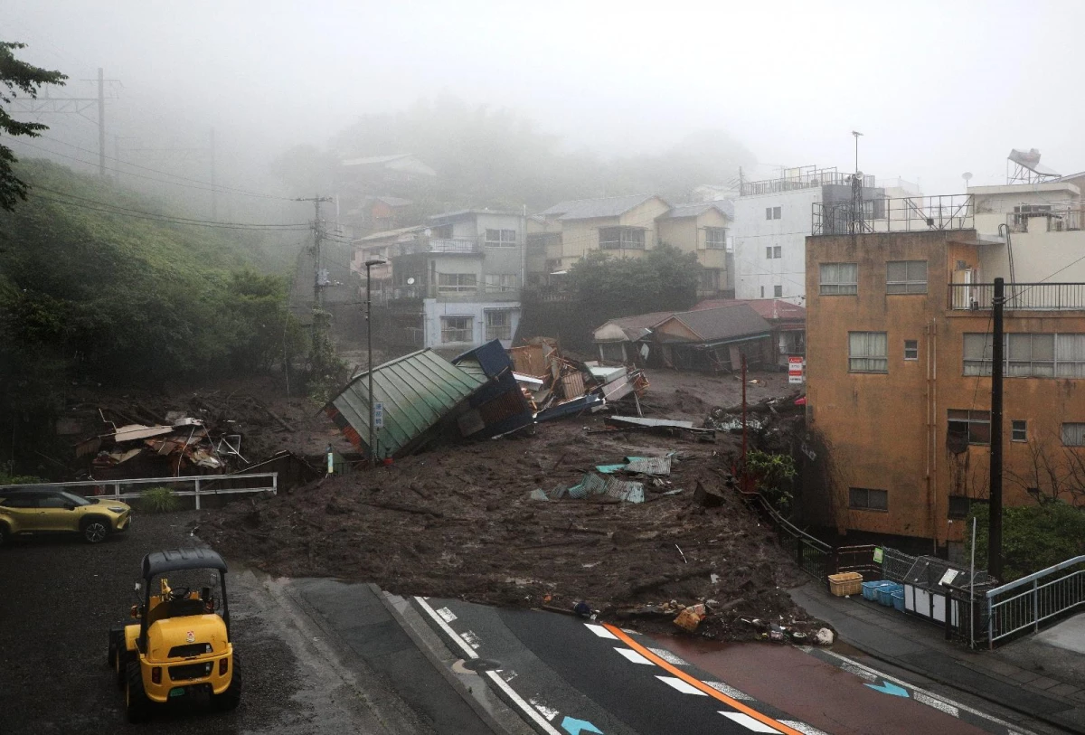 Son Dakika | Japonya\'yı vuran sel ve heyelanda 300 ev zarar gördü
