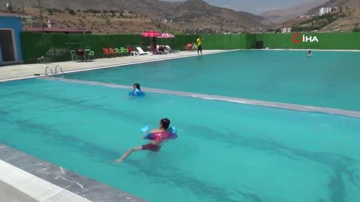 Mereto Dağı eteklerindeki tam kapasiteli yüzme havuzu hizmete açıldı