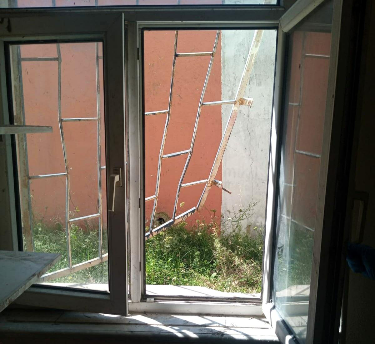 Okul deposunu soyan hırsızlar yakalandı