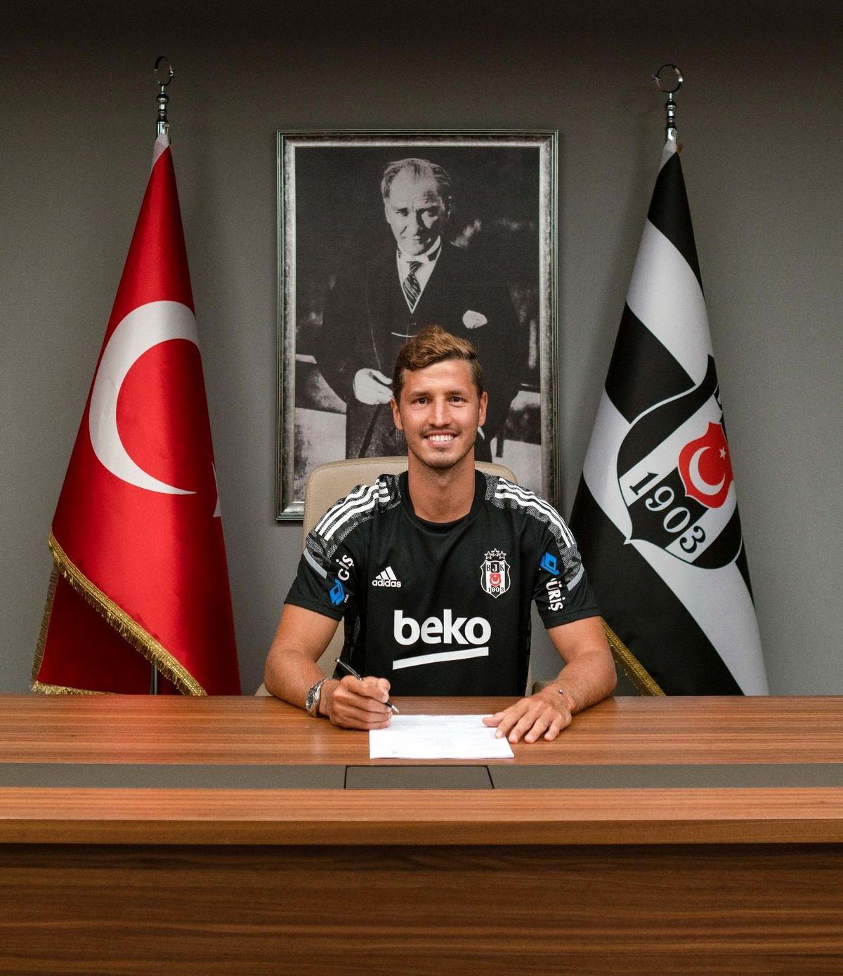Salih Uçan Beşiktaş\'ta
