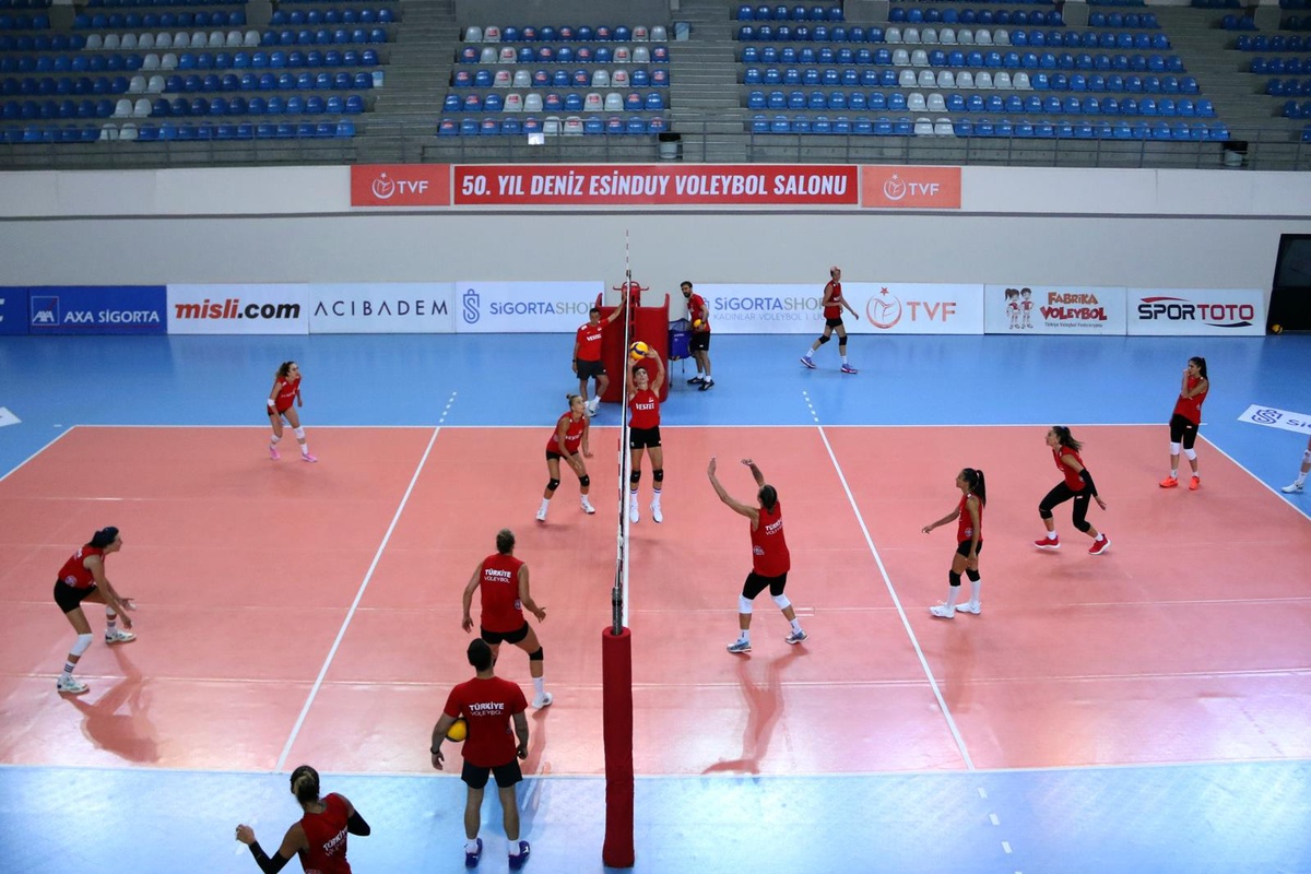 A Milli Kadın Voleybol Takımı, Tokyo Olimpiyatları hazırlıklarına başladı