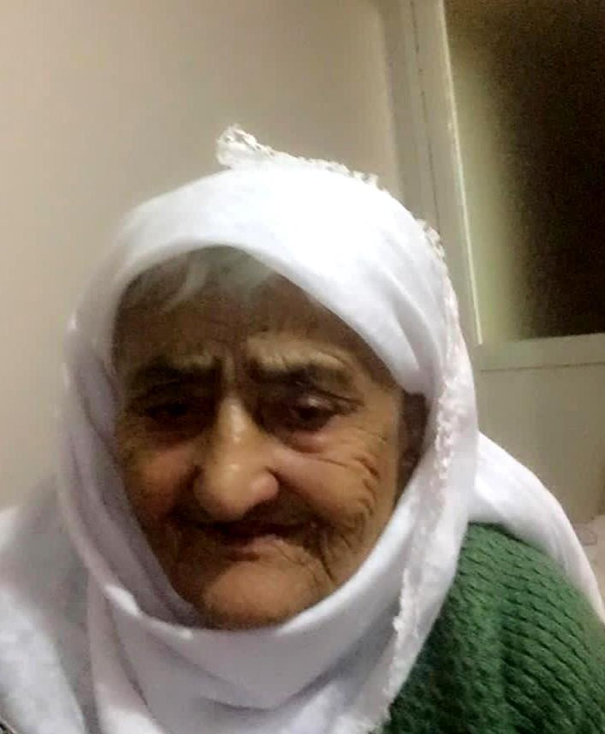 Asırlık nine vefat etti
