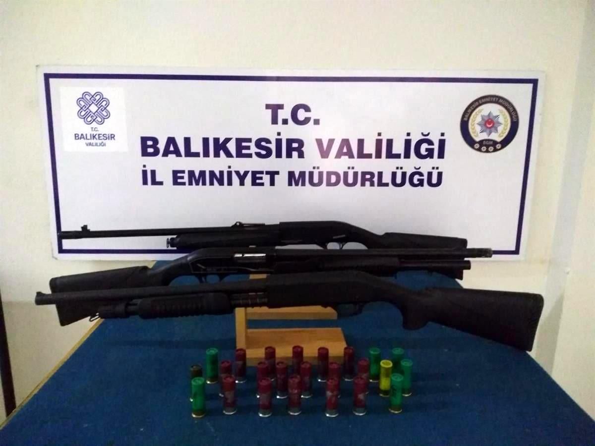 Balıkesir\'de polis son bir haftada 113 aranan şahsı yakaladı