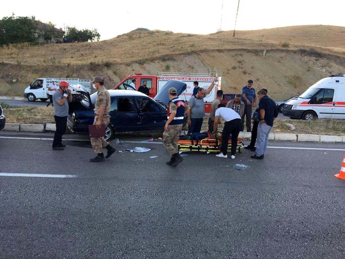 Elazığ\'da trafik kazası: 5 yaralı