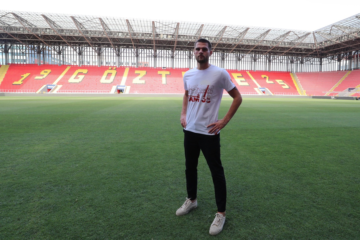 Son dakika: Göztepe, Belçikalı futbolcu Arslanagic\'i transfer etti