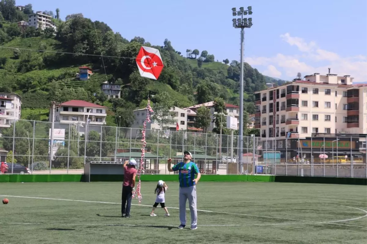 Güneysu\'da uçurtma şenliği düzenlendi