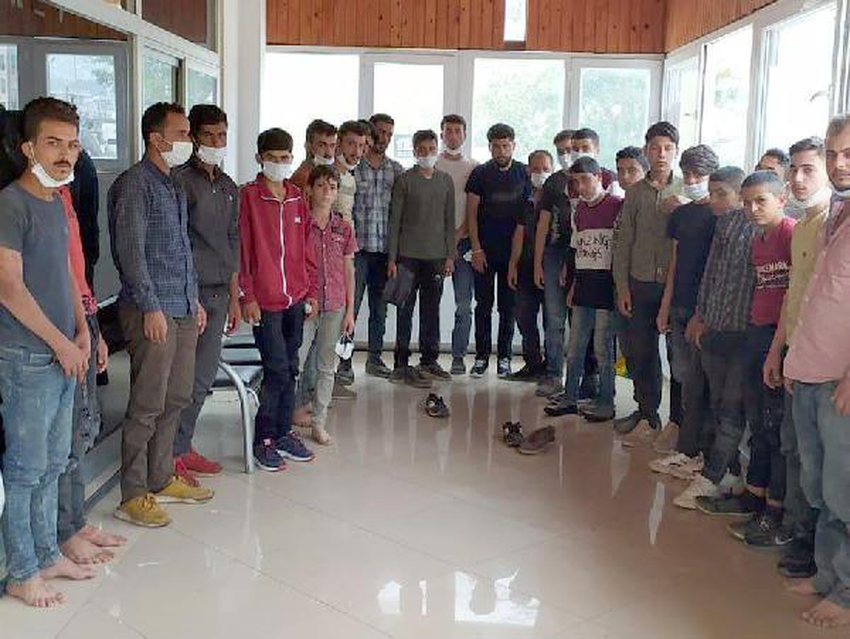 Hatay\'da uygulama noktasında 28 kaçak göçmen yakalandı