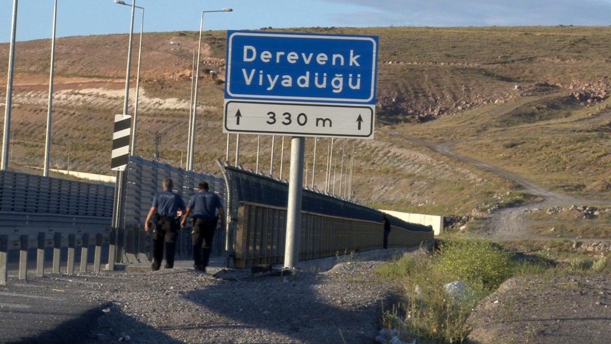 İntihar için viyadüğe çıkan şahıs ikna edildi