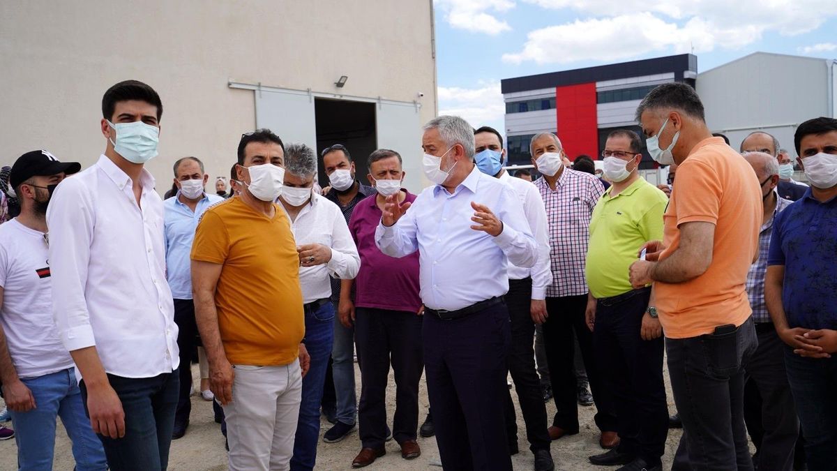 Isparta\'da AK Parti teşkilatları belediye yatırımlarını inceledi