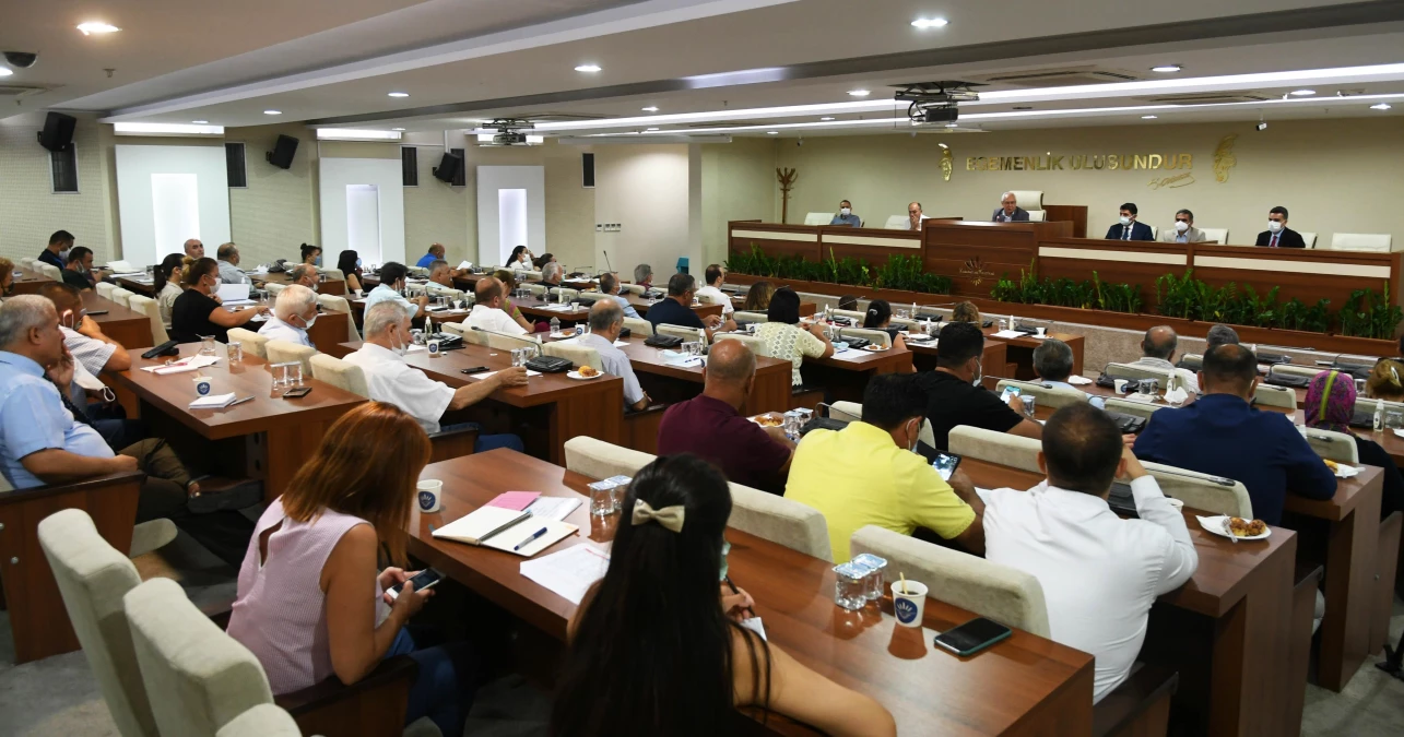 Karabağlar Belediyesi muhtar toplantıları başladı