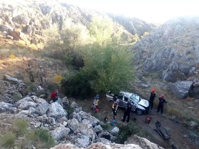 Ölüm virajı yine can aldı! 1 polis öldü, 1 polis yaralandı  Ölüm virajı yine can aldı! 1 polis öldü, 1 polis yaralandı