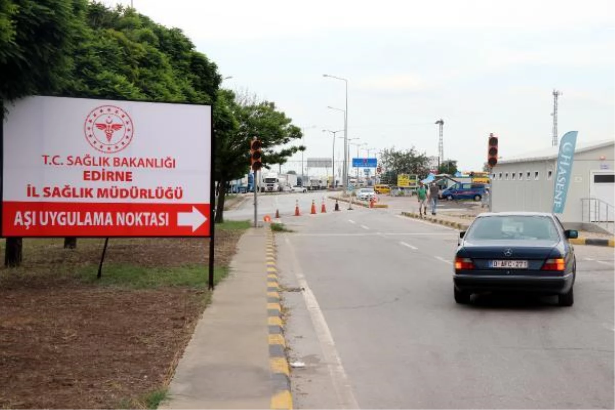 Mobile vaccination center for \'expatriates\' at Kapikule Border Gate