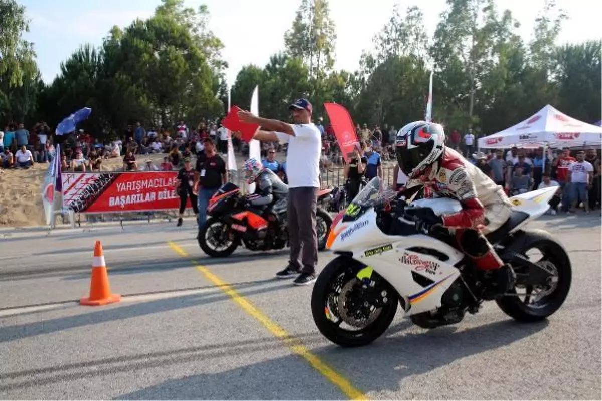 Motodrag yarışları nefesleri kesti