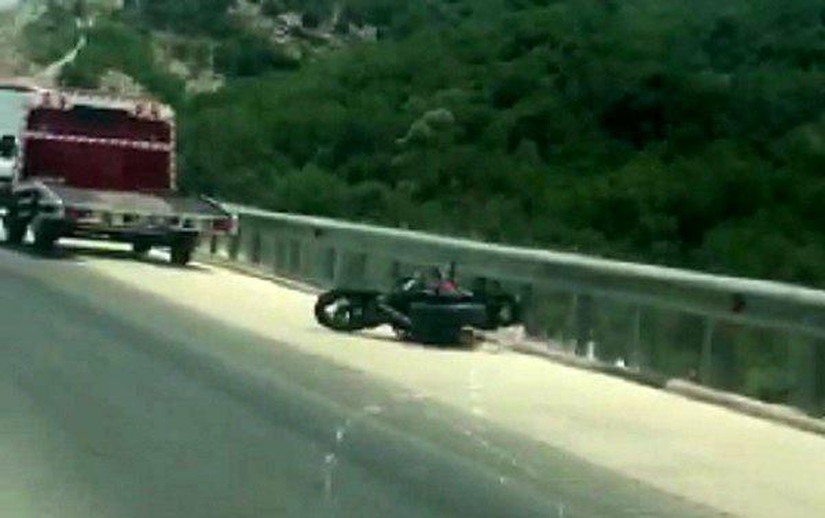 Motosiklet sürücüsü genç kız kazada hayatını kaybetti
