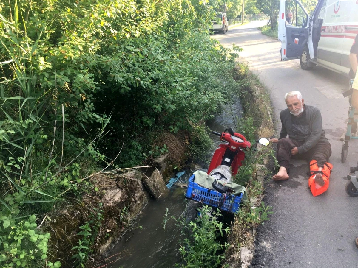 Motosikleti ile yoldan çıkarak su kanalına uçtu: 1 yaralı