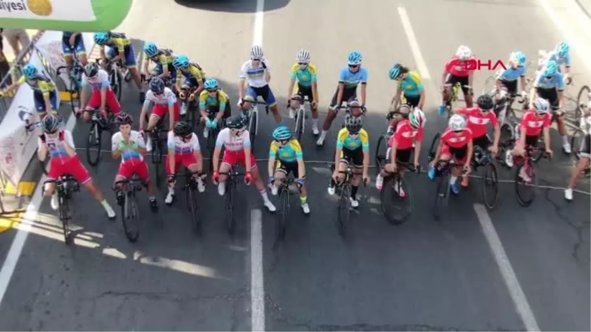 SPOR Uluslararası Edebiyat Yolu Bisikleti yarışlarının şampiyonu Rusya ve Malezya oldu