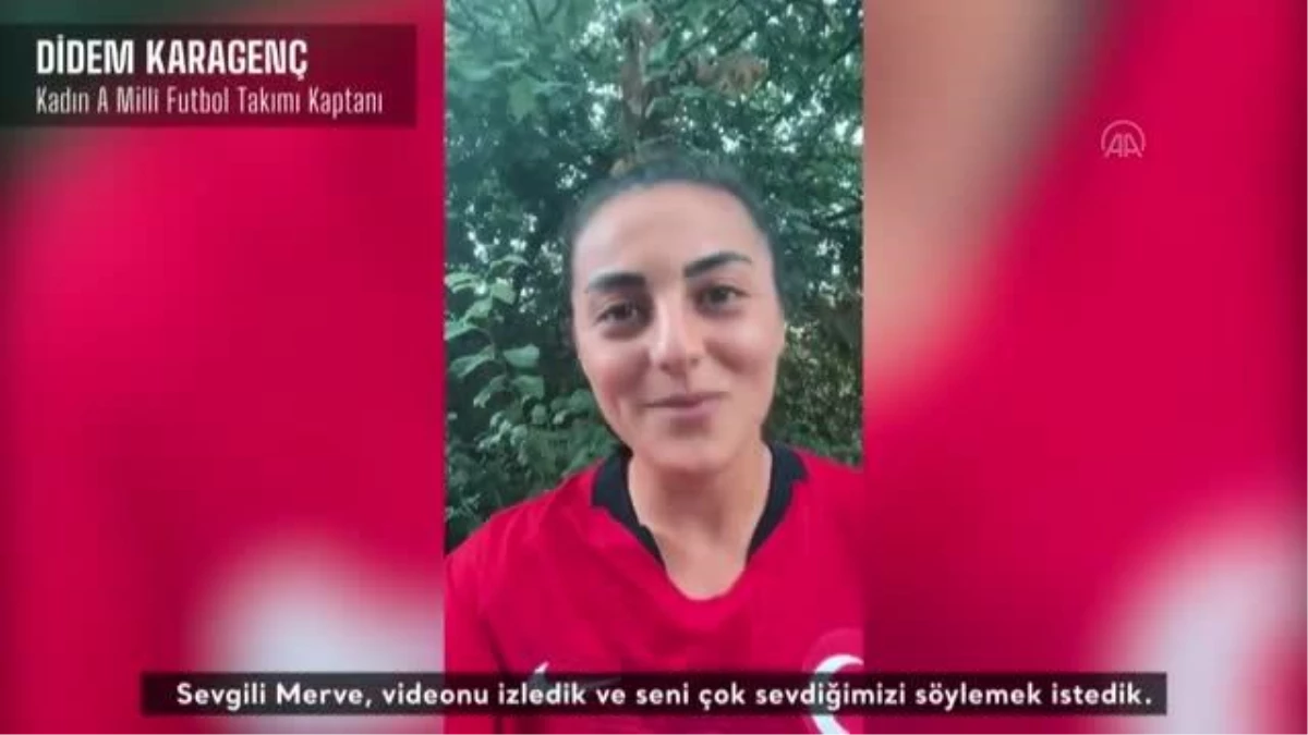 A Milli Kadın Futbol Takımı oyuncularından Merve Akpınar\'a destek