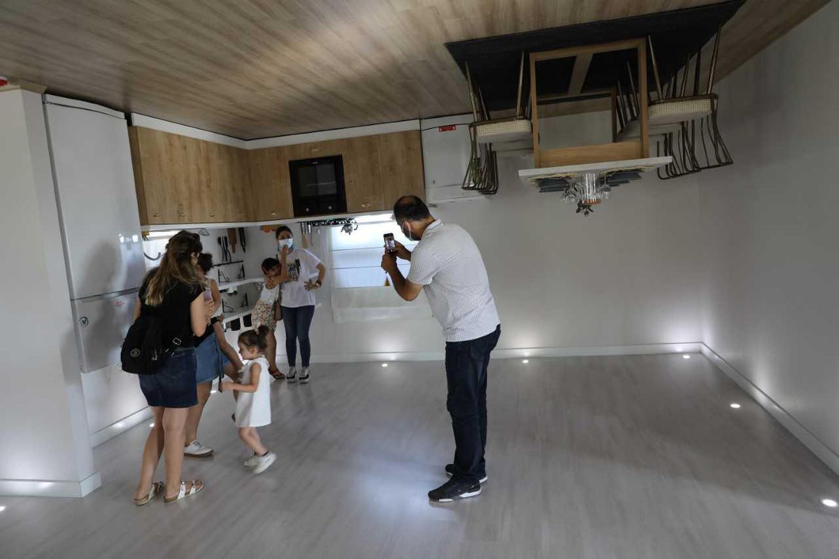 Adana\'daki "Ters Ev" bir ayda 16 bin ziyaretçiyi ağırladı