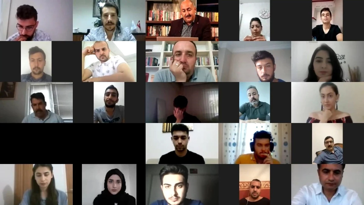 Başkan Türkyılmaz, öğrencilerle video konferans sistemi üzerinden toplantı yaptı