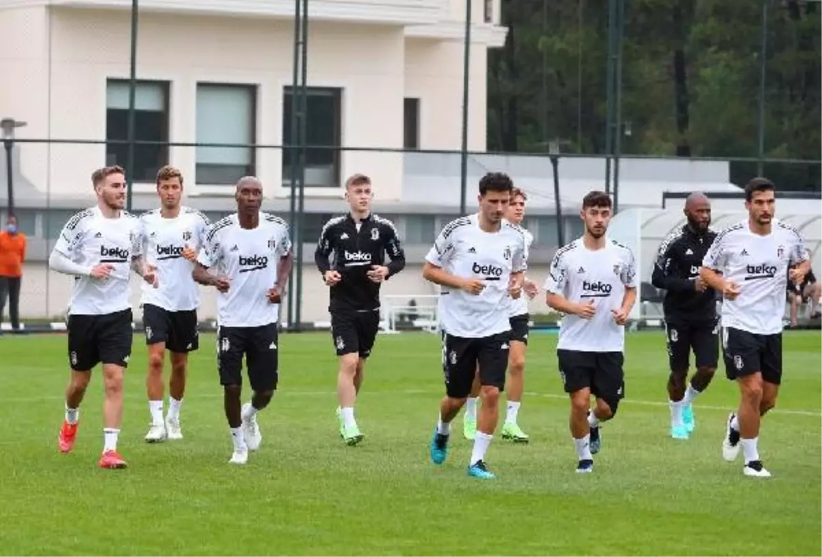 Beşiktaş çift idmanla hazırlıklarına devam etti