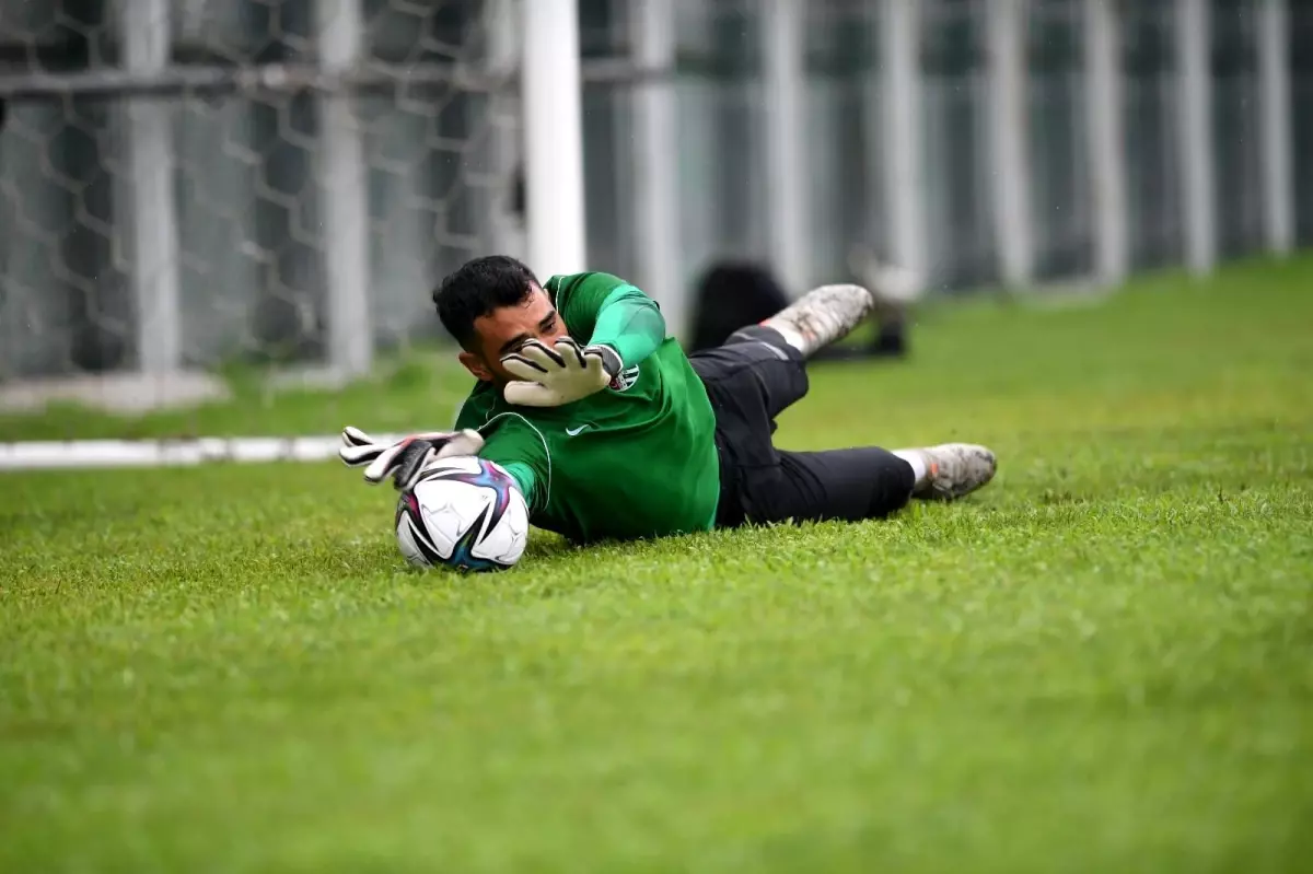 Bursaspor yağmur altında çalıştı