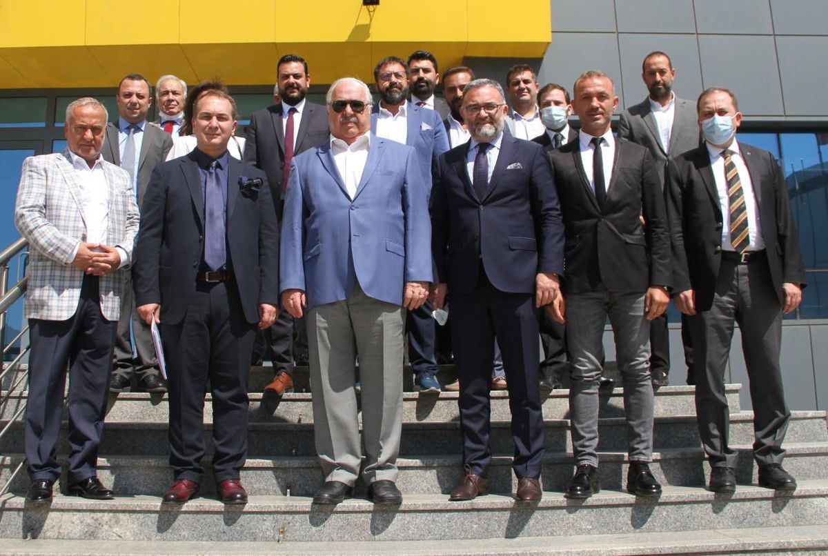 Hacettepe Spor Kulübü Başkanı Üstündağ, Gençlerbirliği Kulübü Başkanı Akdaş\'ı ziyaret etti