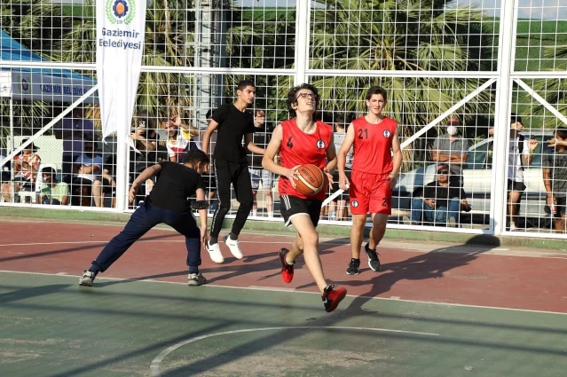 İzmirli basketbolcular Gaziemir'de ter döktü
