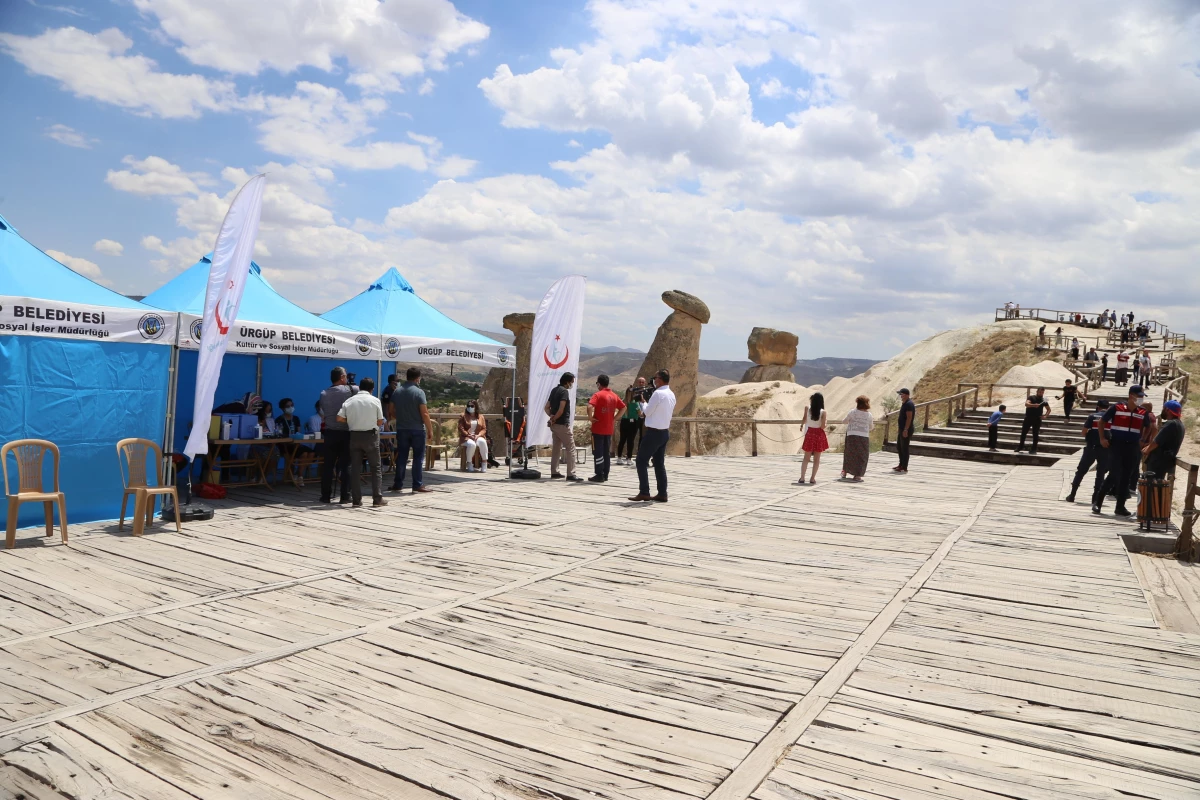 Kapadokya\'da yerli turistlere mobil aşı hizmeti