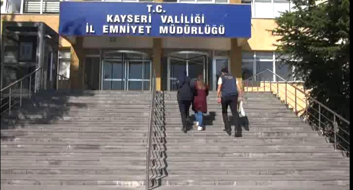 PKK\'lı terörist saklandığı evde yakalandı