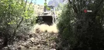 Sıcaklardan bunalan köyün gençlerinin imdadına belediye çözüm buldu