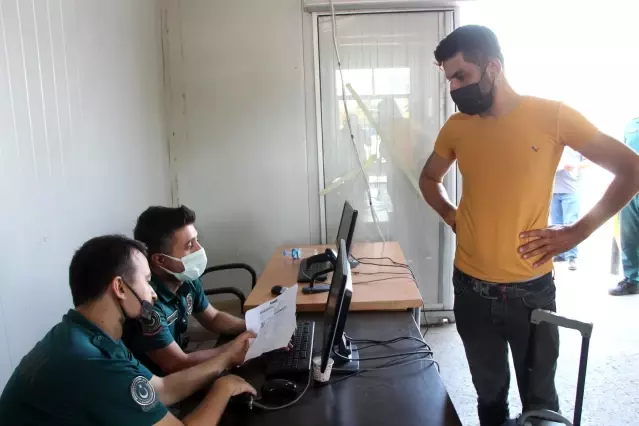 Suriyelilerin bayram yolculuğu başladı