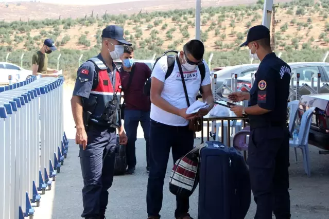 Suriyelilerin bayram yolculuğu başladı