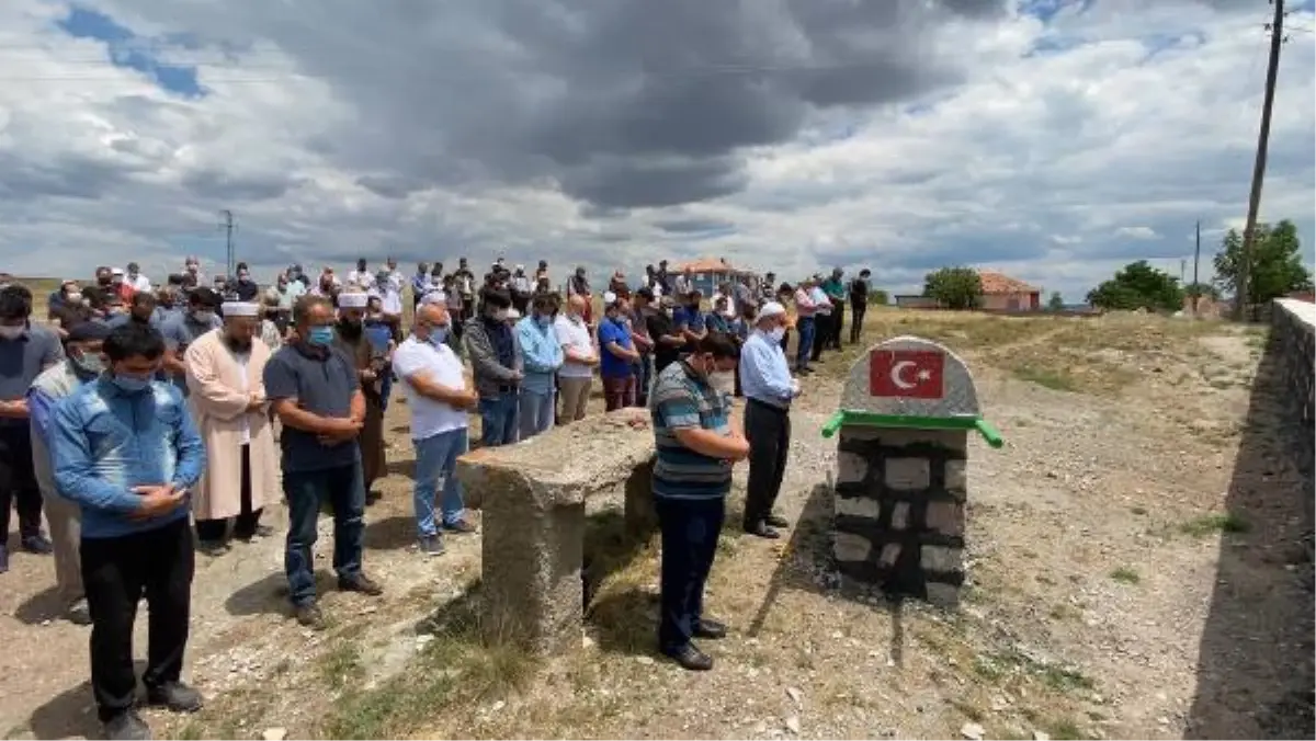 TUR TEKNESİNİN BATMASIYLA ÖLEN YUNUS EMRE, TOPRAĞA VERİLDİ