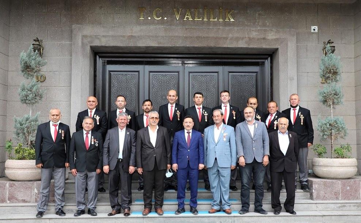 Vali Gökmen Çiçek: "Bu onurlu görevi layıkıyla yerine getireceğinize eminim"