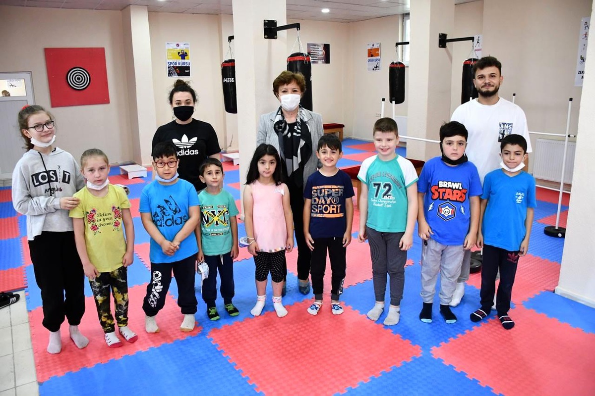 Yaylacık SYM\'de çocuklar için spor salonu ve kütüphane hizmete açıldı