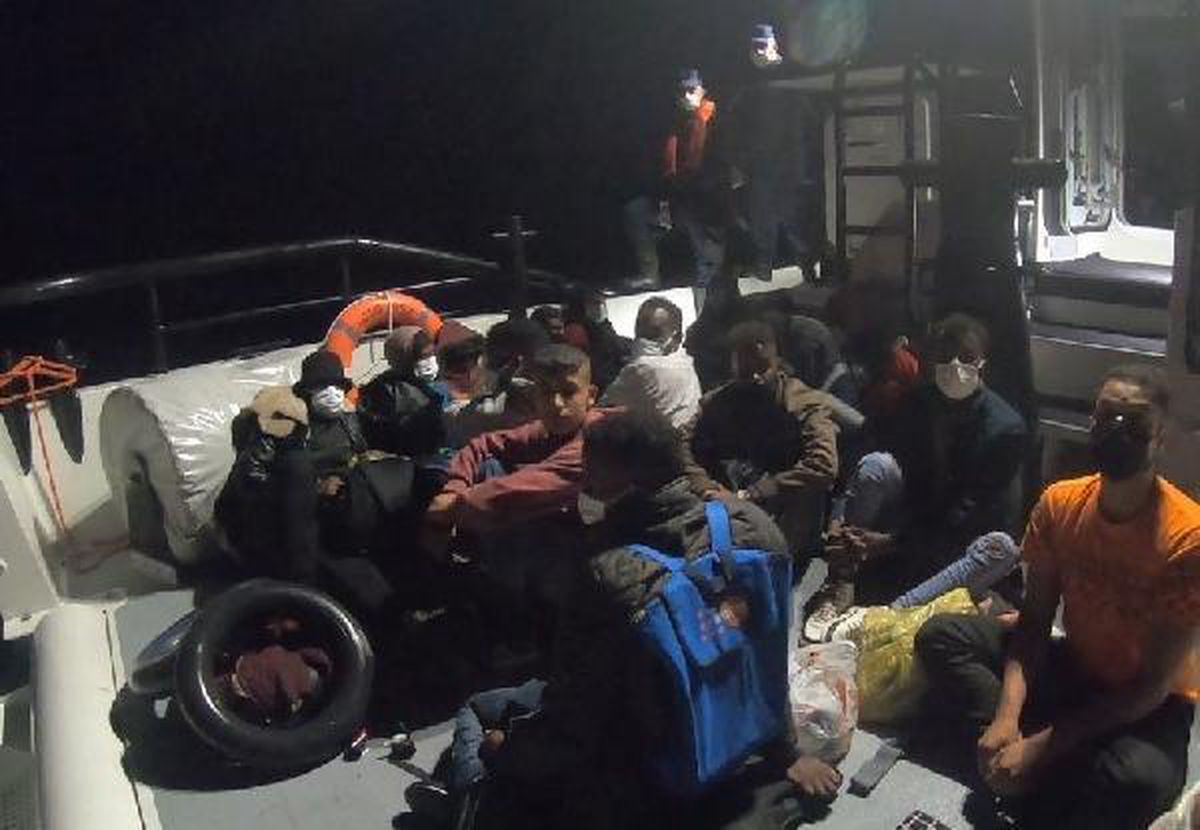 58 illegal immigrants rescued off the coast of Izmir