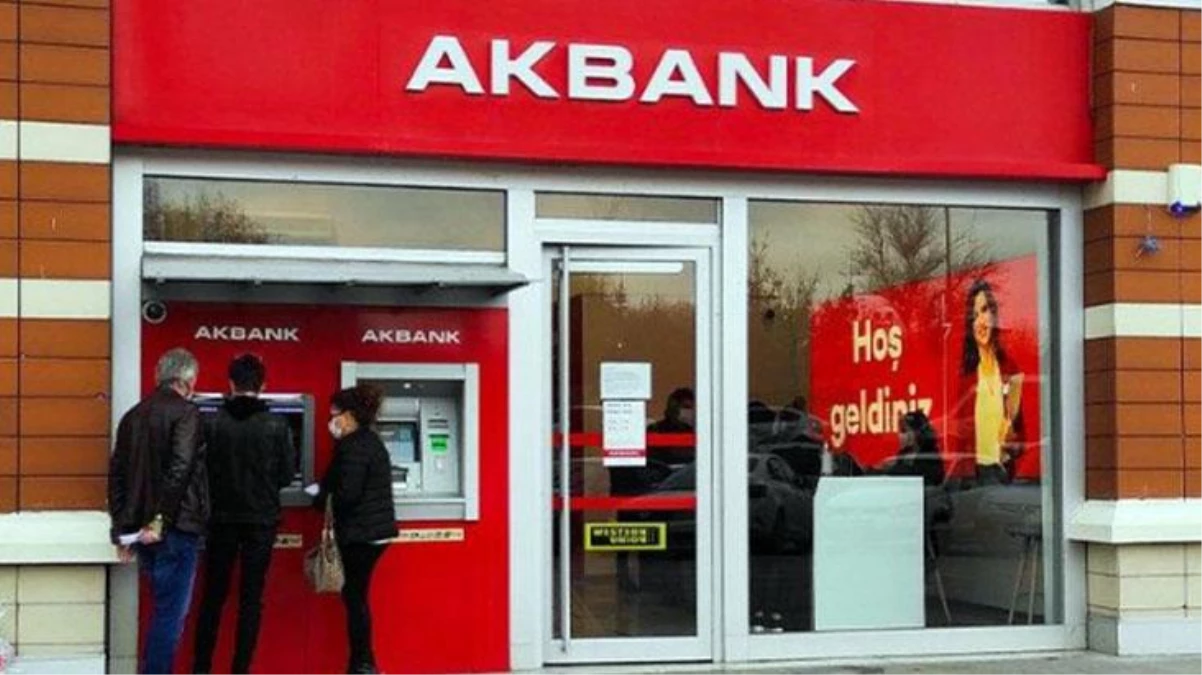 Akbank "teknik sorunu" kısmen çözdü! ATM\'leri yeniden hizmet vermeye başladı